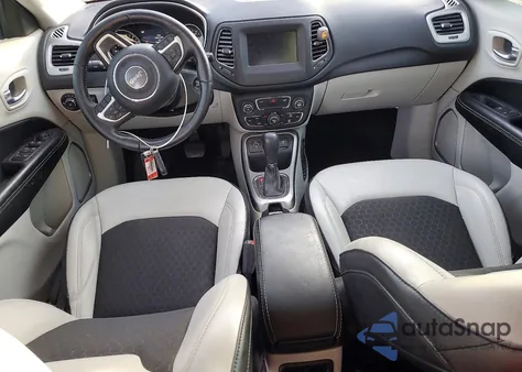 2019 Jeep Compass Latitude z USA, uszkodzony, nr VIN 3C4NJCBB9KT706490